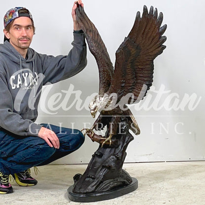 Eagle catching Fish Table-top Bronze Statue